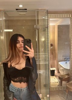 Sonia - escort in Dubai Photo 4 of 11