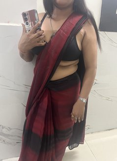 Sonia - escort in Kolkata Photo 1 of 5