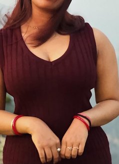 Sonia - escort in Kolkata Photo 2 of 5