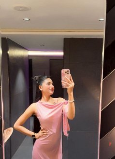 Sonia - escort in Lucknow Photo 1 of 4