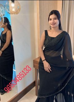 Sonia 𝗢𝘂𝘁𝗰𝗮𝗹𝗹𝘀 𝗛𝗼𝘁𝗲𝗹 - escort in Mumbai Photo 6 of 7