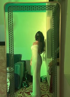 Sonia - escort in Mumbai Photo 1 of 3