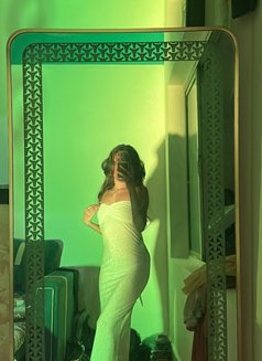 Sonia - escort in Mumbai Photo 2 of 3