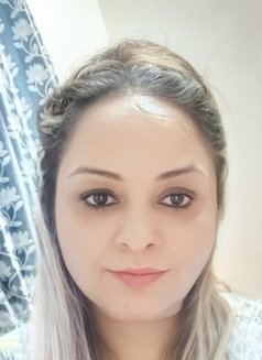 Sonia - escort in Mumbai Photo 1 of 1
