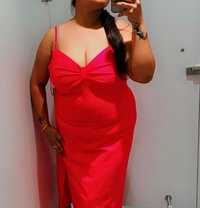 Sexy Sonia with Place in Gaur City 2 - escort in Noida