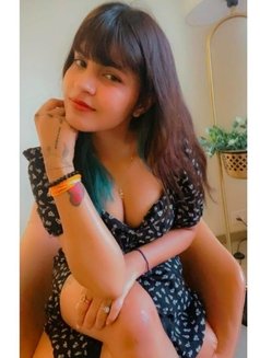 Sonia - escort in Pune Photo 3 of 13