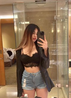 Sonia - escort in Sharjah Photo 2 of 13