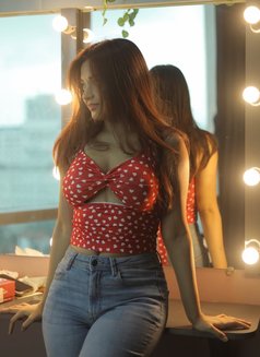 Sonia - escort in Sharjah Photo 6 of 13