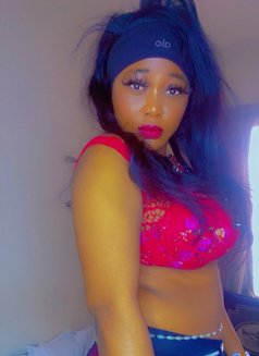 Sonia - escort in Beirut Photo 2 of 3