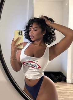 Sonia, Just Landed in the City 🇿🇦 - puta in Kathmandu Photo 1 of 3