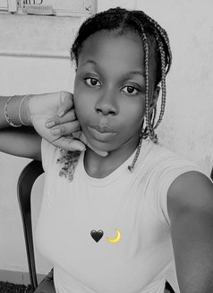 Sonia Perry - puta in Al Juffair Photo 5 of 5