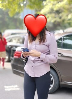 Sonia Singh Cam and Real Meet - puta in Gurgaon Photo 5 of 7