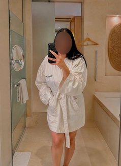 Sonia Singh - escort in Berlin Photo 2 of 7