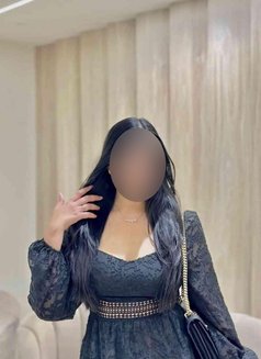 Sonia Singh - escort in Berlin Photo 3 of 7