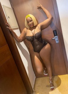 Sonia - escort in Beirut Photo 3 of 3