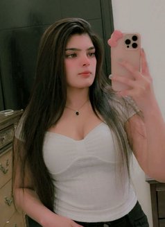 Sonii Indian - escort in Abu Dhabi Photo 1 of 2