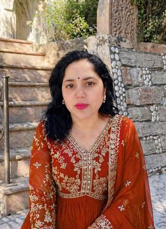 Sonika Milf - puta in Mumbai Photo 2 of 3