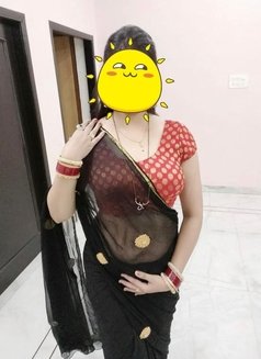 Soniya Bhabhi - puta in Chennai Photo 5 of 7