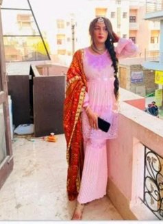 Soniya - Male escort in New Delhi Photo 1 of 4