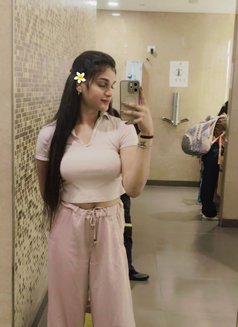 Soniya - escort in Hyderabad Photo 2 of 4
