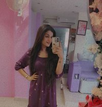 Independent Telugu girl Soniya - puta in Hyderabad Photo 2 of 3