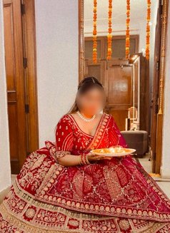 Soniya - escort in New Delhi Photo 2 of 8