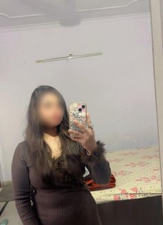 Soniya - escort in New Delhi Photo 5 of 8