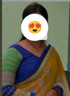 Soniya - escort in New Delhi Photo 3 of 4