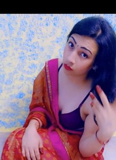 Soniya - Transsexual escort in New Delhi Photo 5 of 5