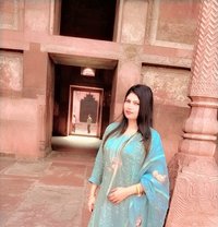 Soniya Indipendent Girl - puta in Hyderabad