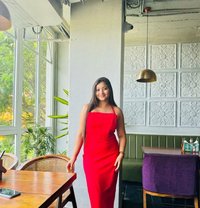 Soniya Jaiswal - puta in Pune