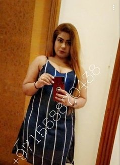 Soniya Punjabi Hot Model - puta in Dubai Photo 2 of 3