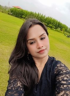 Soniya Real Meet & Cam Show - puta in Hyderabad Photo 5 of 5