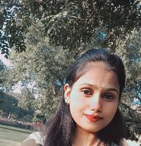 Shanaya - puta in Chennai
