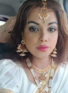 Soniyaaa - Transsexual escort in Noida Photo 24 of 29