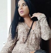 Soniyaaa - Transsexual escort in Bangalore