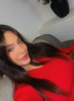 Sonja - escort in Paris Photo 2 of 3