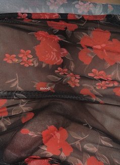 Strong cock - Transsexual escort in Kuwait Photo 1 of 2