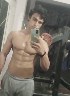 Sonu - Male escort in New Delhi Photo 6 of 8