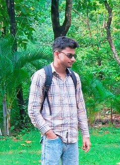 Sonu - Male escort in New Delhi Photo 3 of 4