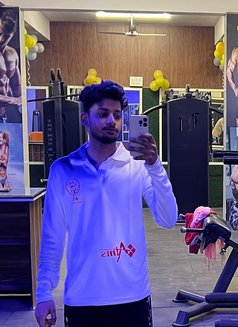 Sonu - Male escort in New Delhi Photo 1 of 1