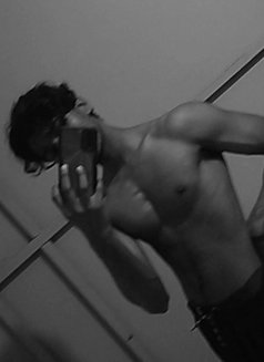 Sonu - Male escort in Mumbai Photo 1 of 3