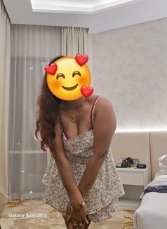 Sonu individual girl - puta in Dubai Photo 4 of 5