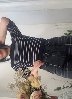 Sony - puta in Muscat Photo 8 of 14