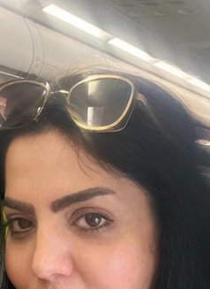 Sony - puta in Muscat Photo 11 of 14