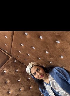 Sony - puta in Muscat Photo 12 of 14