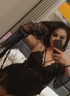 Sonya - escort in Muscat Photo 1 of 5