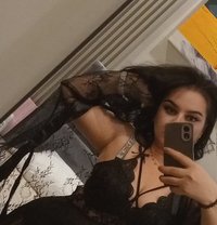 Sonya - puta in Muscat Photo 1 of 5