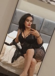 Sonya - escort in Muscat Photo 3 of 5