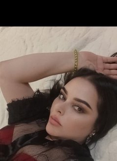 Sonya - escort in Muscat Photo 4 of 5